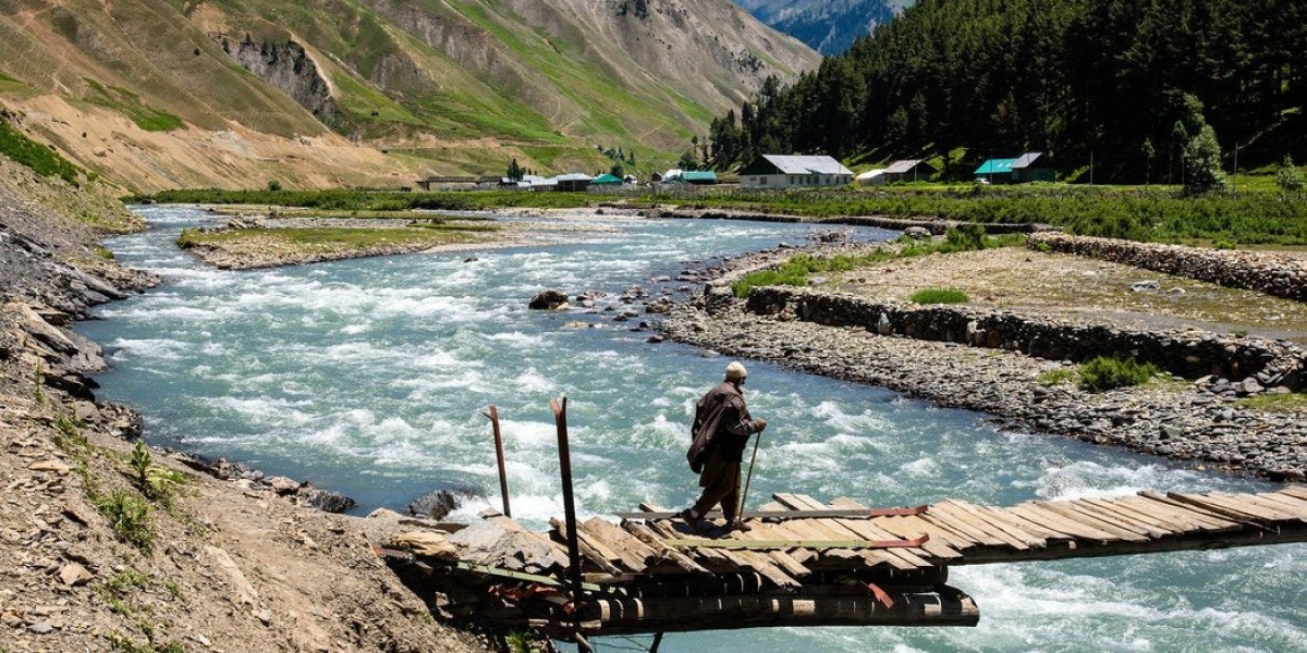 Kashmir: The Valley Where Beauty Meets Resilience